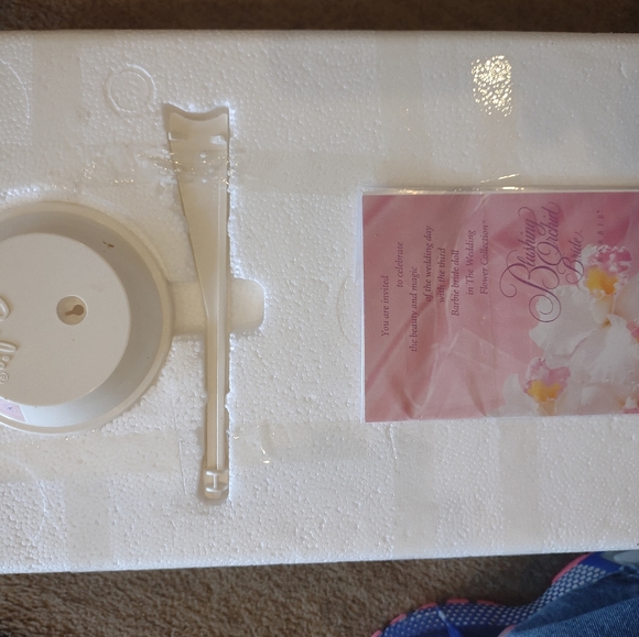 BARBIE limited edition 1996 blushing orchid bride porcelain doll NIB mattel - Picture 10 of 12